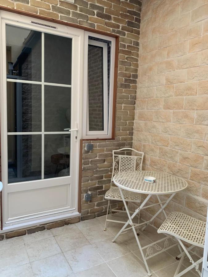 Eiffel Tower Studio With Patio Paris Exterior photo